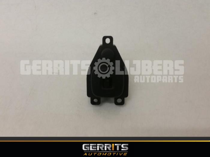 Usados Interruptor de retrovisor Mazda 2 (NB/NC/ND/NE) 1.4 16V Precio € 21,98 Norma de margen ofrecido por Gerrits Automotive BV
