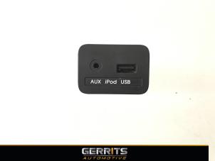 Used AUX / USB connection Kia Sportage (SL) 1.7 CRDi 16V 4x2 Price € 27,48 Margin scheme offered by Gerrits Automotive