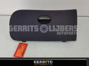 Used Glovebox Peugeot 206 (2A/C/H/J/S) 1.4 XR,XS,XT,Gentry Price € 21,98 Margin scheme offered by Gerrits Automotive