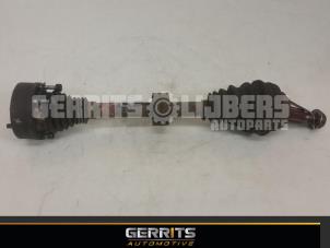 Used Front drive shaft, left Volkswagen New Beetle (9C1/9G1) 2.0 Price € 34,10 Margin scheme offered by Gerrits Automotive