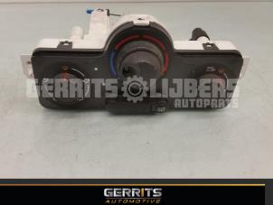 Used Heater control panel Renault Clio III (BR/CR) 1.5 dCi 70 Price € 28,60 Margin scheme offered by Gerrits Automotive
