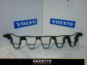 Used Rear bumper component, central Volvo V50 (MW) 2.4 20V Price € 21,98 Margin scheme offered by Gerrits Automotive