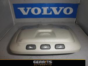 Używane Oswietlenie wewnetrzne przód Volvo V70 (SW) 2.4 D5 20V Cena € 24,99 Procedura marży oferowane przez Gerrits Automotive