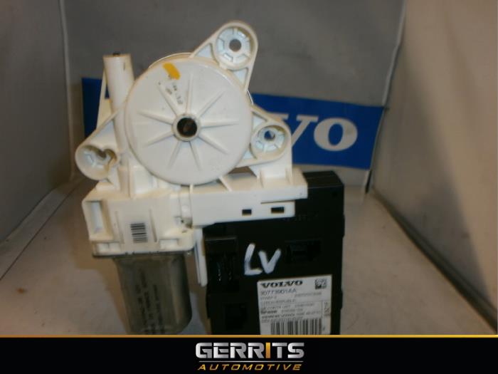 Central door locking module from a Volvo V50 (MW)  2007