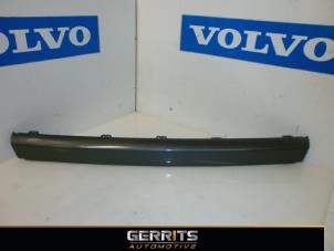 Used Front bumper strip, central Volvo V70 (SW) 2.4 20V 140 Price € 21,98 Margin scheme offered by Gerrits Automotive