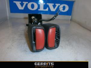 Usagé Attache ceinture arrière droite Volvo S60 I (RS/HV) 2.4 D 20V Prix € 25,30 Règlement à la marge proposé par Gerrits Automotive