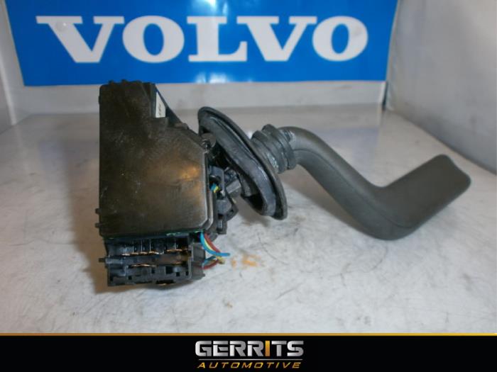 Interruptor de limpiaparabrisas de un Volvo V40 (VW) 1.8 16V 2000