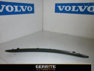 Używane Element deski rozdzielczej Volvo V70 (SW) 2.4 D5 20V Cena € 21,98 Procedura marży oferowane przez Gerrits Automotive