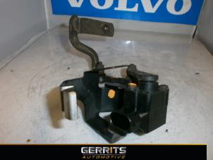 Used Xenon height adjustment Volvo V70 (SW) 2.4 D5 20V Price € 31,90 Margin scheme offered by Gerrits Automotive