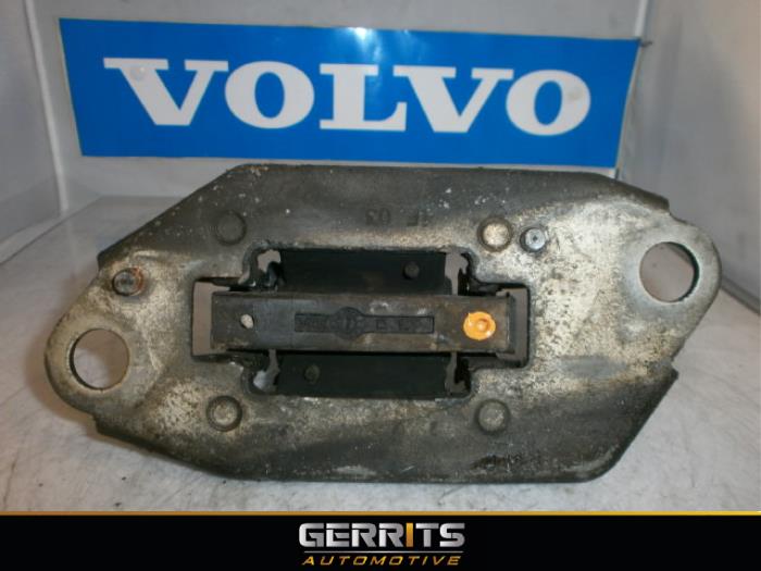 Engine mount from a Volvo S80 (TR/TS) 2.4 SE 20V 170 Kat. 2001