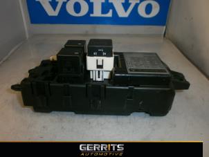 Usados Caja de fusibles Volvo S40 (VS) 1.8 16V Precio € 21,98 Norma de margen ofrecido por Gerrits Automotive