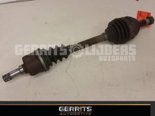 Used Front drive shaft, left Peugeot 807 2.2 HDiF 16V Price € 44,00 Margin scheme offered by Gerrits Automotive