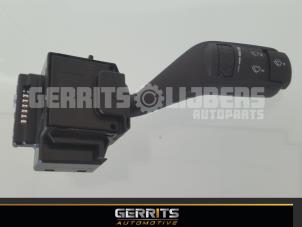 Używane Przelacznik wycieraczki Ford Focus 2 Wagon 1.6 TDCi 16V 110 Cena € 21,98 Procedura marży oferowane przez Gerrits Automotive