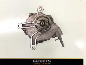 Used Vacuum pump (diesel) Toyota Corolla Verso (R10/11) 2.2 D-4D 16V Price € 43,98 Margin scheme offered by Gerrits Automotive