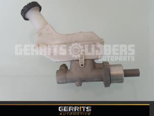 Używane Glówny cylinder hamulcowy Nissan Micra (K12) 1.2 16V Cena € 21,98 Procedura marży oferowane przez Gerrits Automotive