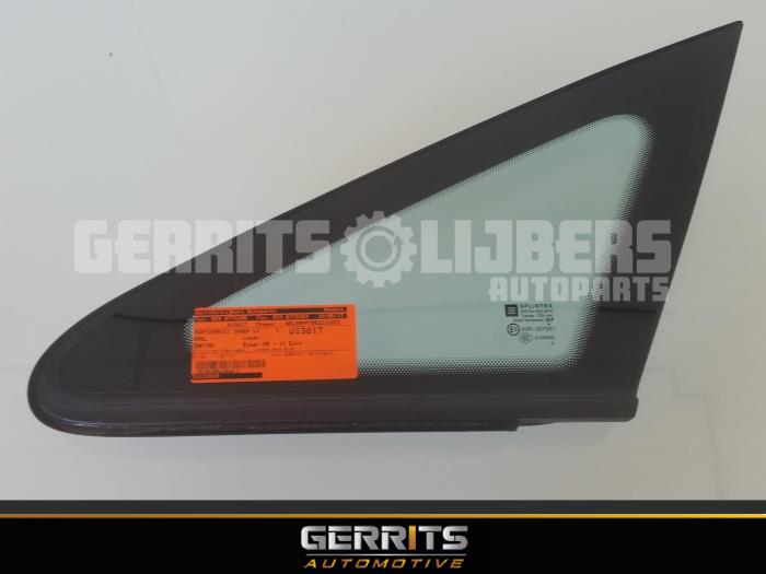 Usados Ventanilla triangular izquierda delante Opel Zafira (M75) 1.8 16V Ecotec Precio € 25,30 Norma de margen ofrecido por Gerrits Automotive BV