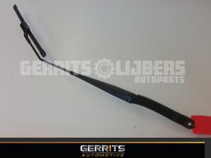 Used Front wiper arm Fiat 500X (334) 1.4 Multi Air 16V Price € 24,20 Margin scheme offered by Gerrits Automotive