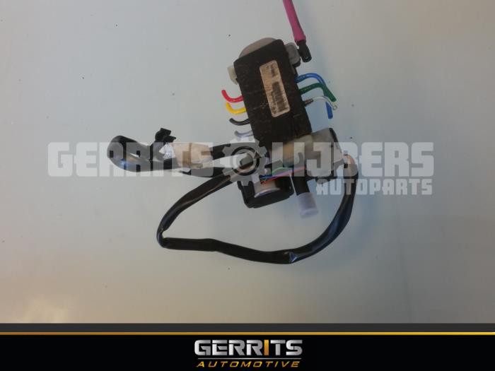 Begagnade Luftflödesmätare Mercedes E (W212) 6.2 E-63 AMG V8 32V Pris € 21,98 Marginaltabell erbjuds av Gerrits Automotive BV