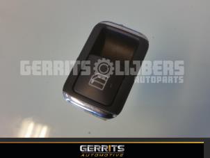 Used Electric window switch Mercedes E (W212) E-63 AMG V8 32V Price € 21,98 Margin scheme offered by Gerrits Automotive