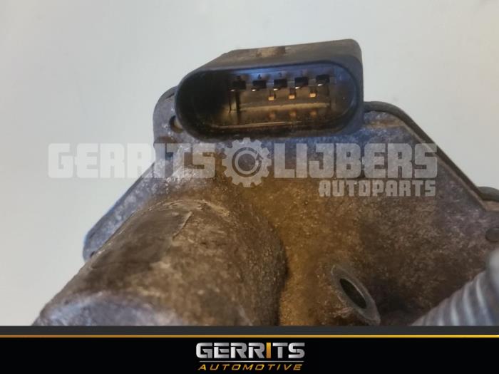 Drosselklappengehäuse van een Volkswagen Crafter 2.5 TDI 30/35/50 2010