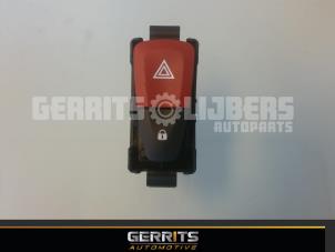 Używane Przelacznik swiatel awaryjnych Renault Scénic III (JZ) 1.6 16V Cena € 21,98 Procedura marży oferowane przez Gerrits Automotive