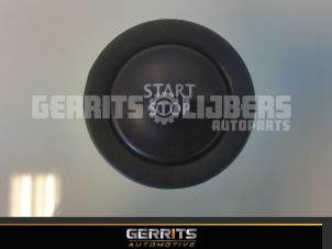 Używane Przelacznik Start/Stop Renault Scénic III (JZ) 1.6 16V Cena € 19,99 Procedura marży oferowane przez Gerrits Automotive