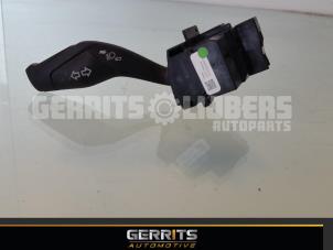 Usados Interruptor de indicador de dirección Ford Focus Precio € 19,99 Norma de margen ofrecido por Gerrits Automotive