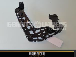 Used Rear bumper bracket, left Volkswagen Crafter Price € 21,98 Margin scheme offered by Gerrits Automotive
