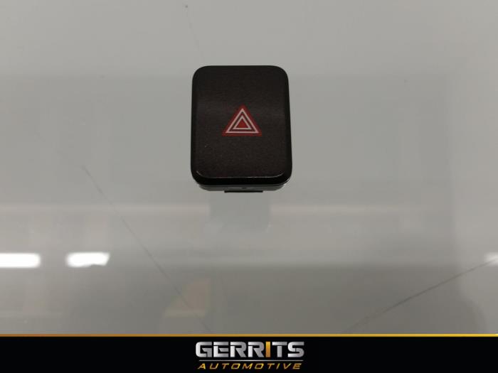 Commutateur éclairage d'urgence d'un Toyota Auris (E18) 1.8 16V Hybrid 2013