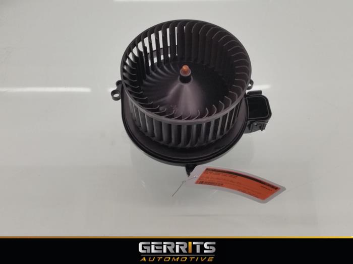 Motor de ventilador de calefactor de un BMW 3 serie (F30) 320d 2.0 16V Efficient Dynamics Edition 2016