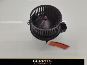 Usados Motor de ventilador de calefactor BMW 3 serie (F30) 320d 2.0 16V Efficient Dynamics Edition Precio € 39,99 Norma de margen ofrecido por Gerrits Automotive