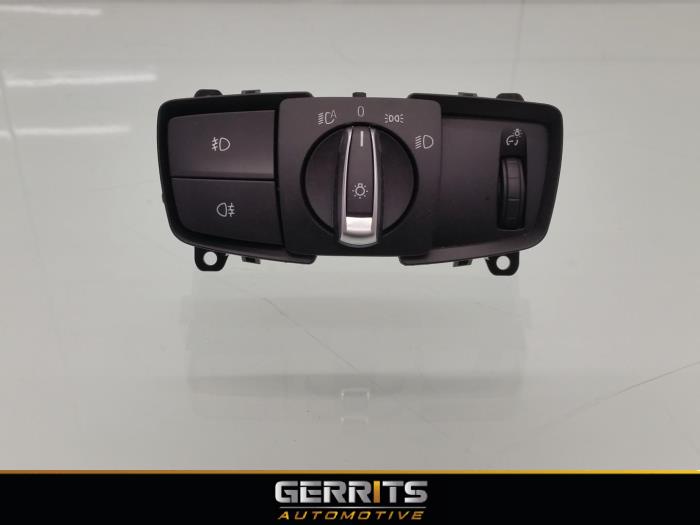 Używane Przelacznik swiatel BMW 3 serie (F30) 320d 2.0 16V Efficient Dynamics Edition Cena € 40,70 Procedura marży oferowane przez Gerrits Automotive BV