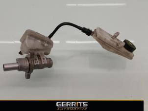 Used Master cylinder Peugeot 308 SW (4E/H) 1.6 HDiF 16V Price € 21,98 Margin scheme offered by Gerrits Automotive
