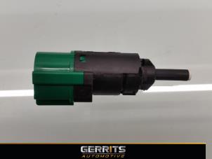 Używane Przelacznik swiatel stopu Peugeot 208 I (CA/CC/CK/CL) 1.4 HDi Cena € 21,98 Procedura marży oferowane przez Gerrits Automotive