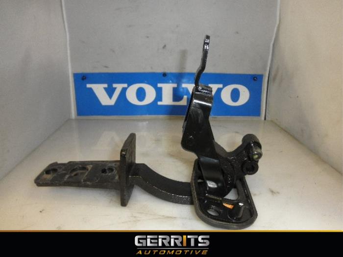 Tailgate hinge from a Volvo V70 (BW) 1.6 DRIVe 16V 2009