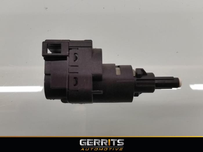 Brake light switch from a Volkswagen Polo IV (9N1/2/3) 1.9 SDI 2004