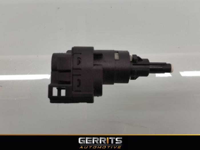 Brake light switch from a Volkswagen Polo IV (9N1/2/3) 1.9 SDI 2004