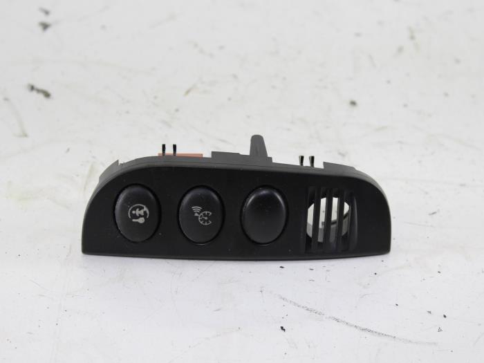 Used Citroen C3 1.4 HDi Cruise control switch 96405774XT