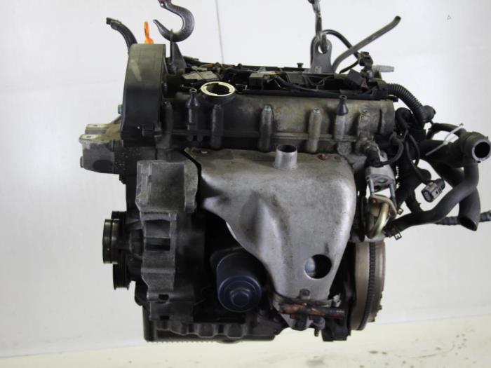 Engine Volkswagen Golf IV 1.6 16V - BCB BCB - Gebr Opdam B.V.