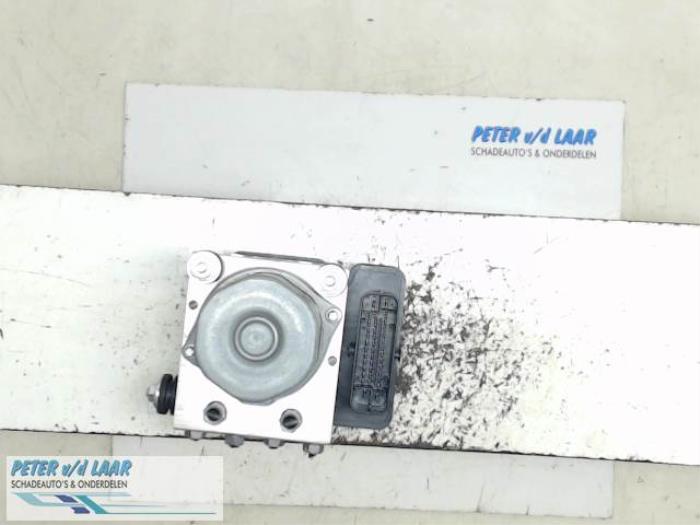 Begagnade ABS-pump Renault Clio IV (5R) 1.2 TCE 16V GT EDC Pris € 200,00 Marginaltabell erbjuds av Autodemontage van de Laar
