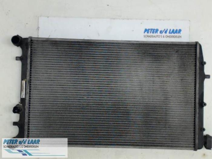 Usagé Radiateur Volkswagen Polo IV (9N1/2/3) Prix € 35,00 Règlement à la marge proposé par Autodemontage van de Laar