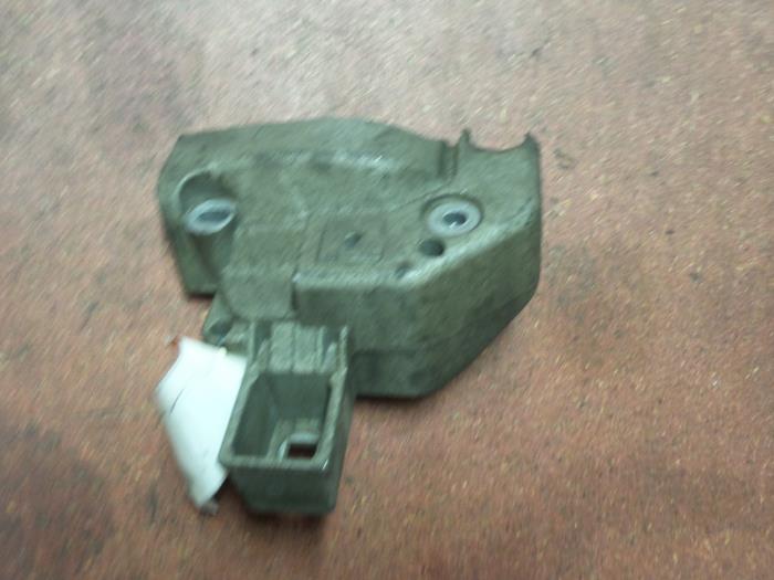 Used Engine mount Renault Megane Break/Grandtour (KA) 1.6 16V RXE,RXT Price € 20,00 Margin scheme offered by Autodemontage van de Laar
