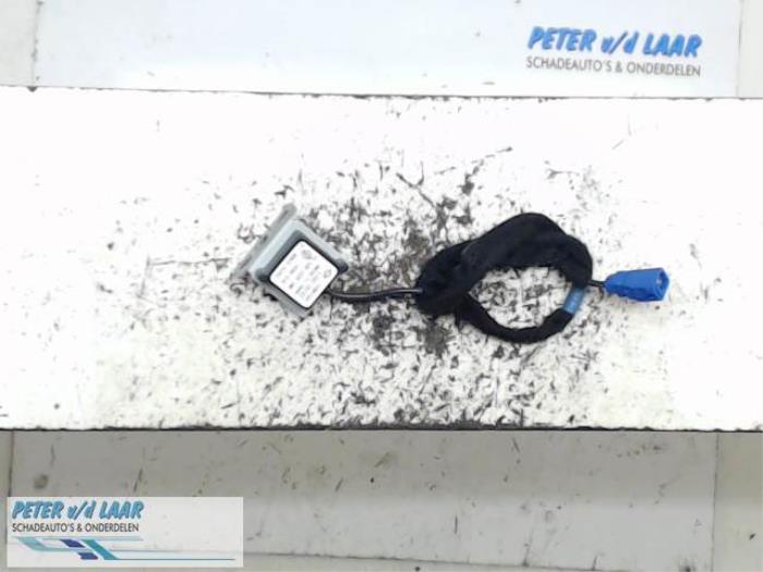 Używane Antena GPS Renault Twingo III (AH) 0.9 GT TCE 110 12V Cena € 35,00 Procedura marży oferowane przez Autodemontage van de Laar