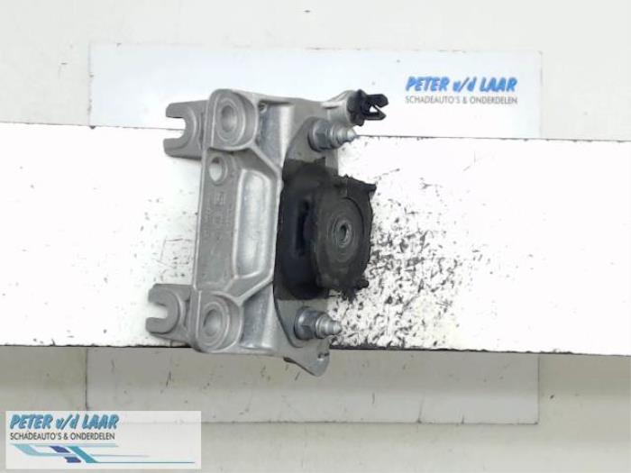Used Engine mount Renault Twingo III (AH) 0.9 GT TCE 110 12V Price € 50,00 Margin scheme offered by Autodemontage van de Laar