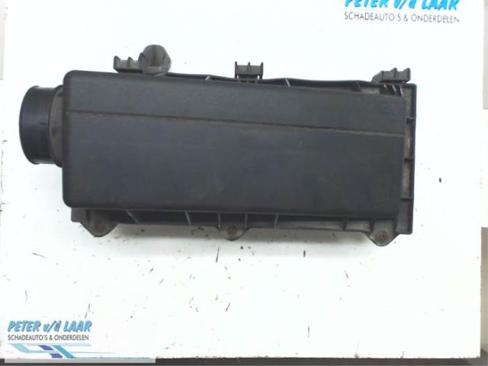 Begagnade Luftfilterhus Ford Mondeo III Wagon 1.8 16V Pris € 30,00 Marginaltabell erbjuds av Autodemontage van de Laar