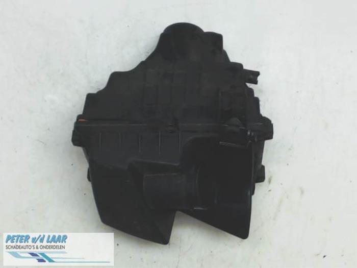 Begagnade Luftfilterhus Ford Focus C-Max 1.8 16V Pris € 50,00 Marginaltabell erbjuds av Autodemontage van de Laar