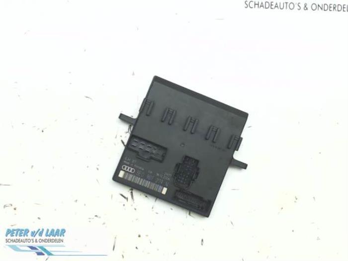 Usagé Ordinateur de bord Audi A4 Avant (B7) 1.9 TDI Prix € 150,00 Règlement à la marge proposé par Autodemontage van de Laar