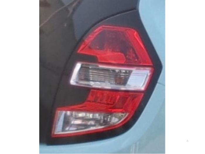 Luz trasera derecha de un Renault Twingo III (AH) 1.0 SCe 70 12V 2015