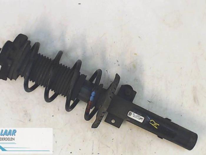 Front shock absorber rod, right from a Skoda Fabia (6Y5) 1.4i 2002
