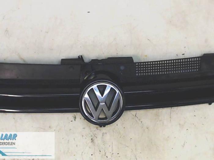 Grille from a Volkswagen Golf IV (1J1) 1.9 TDI 1999